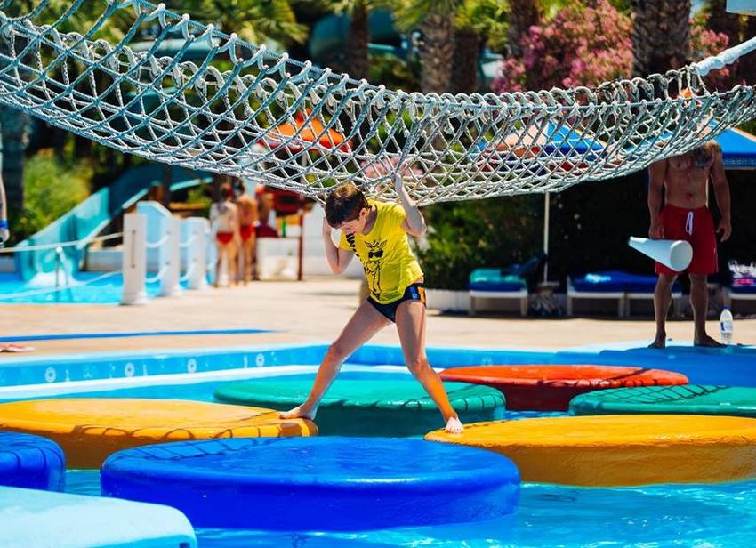 استخر آتلانتیس پارک آبی واترورد قبرس