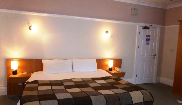 Isis Restaurant & Hotel