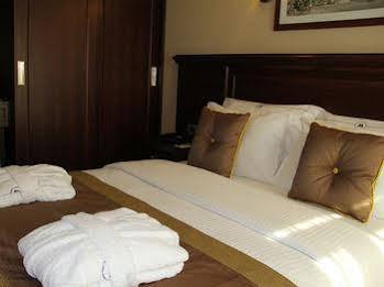 هتل نوا پلازا تکسیم اسکوئر