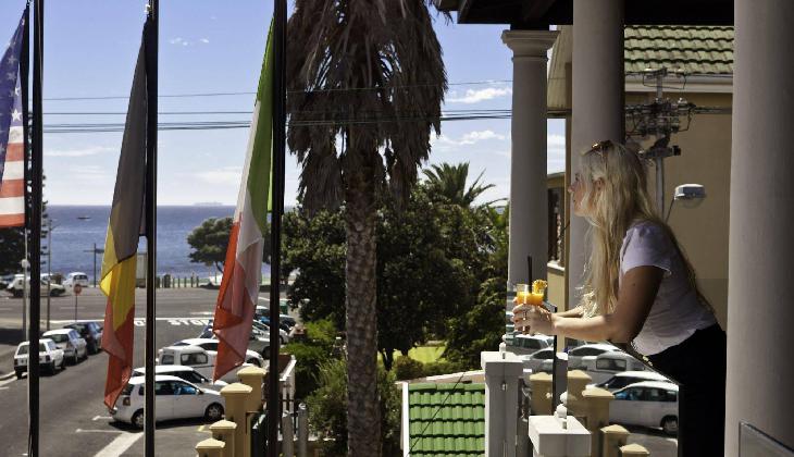 Cascades on the Promenade