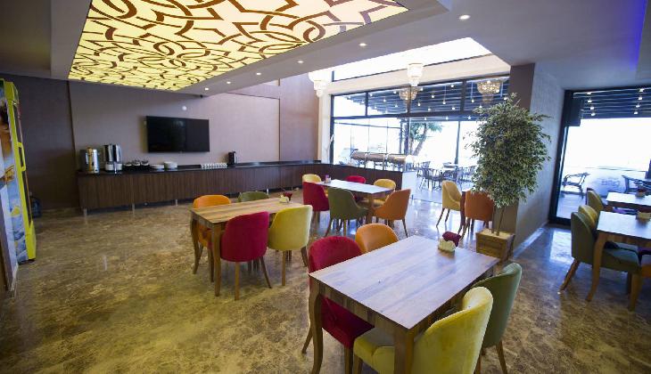 Royal Life Exclusive