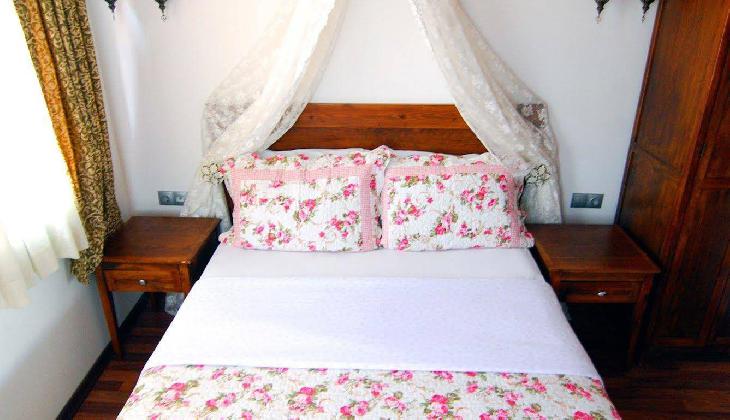 White Garden Pansion