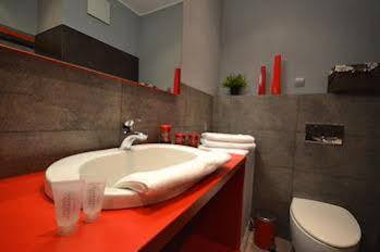 Senator Warsaw Apartments