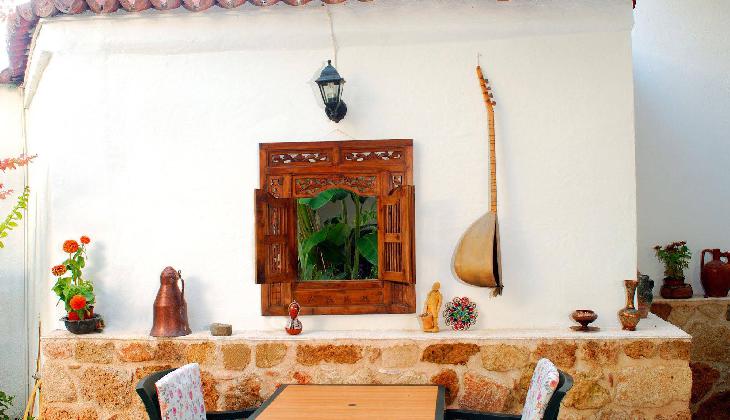 White Garden Pansion