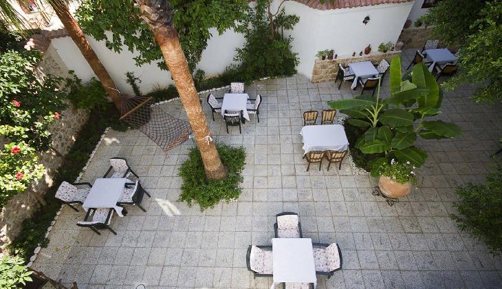 White Garden Pansion