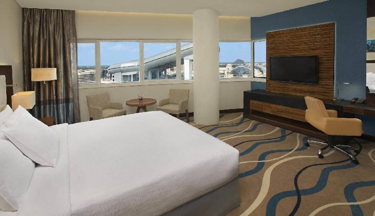 هتل و مجوعه اقامتی دابل تری بای هیلتون دبی - البرشا