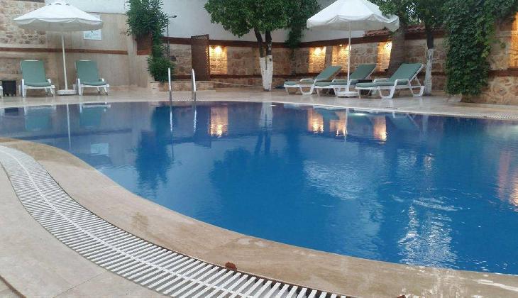 White Garden Pansion