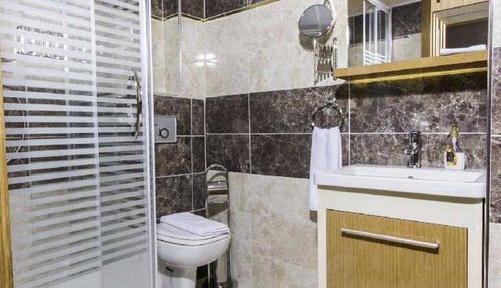 De Maison Airport Hotel