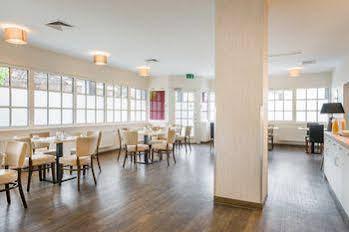 Novum Hotel Mariella Airport