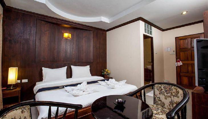 هتل تریپل راند پلیس