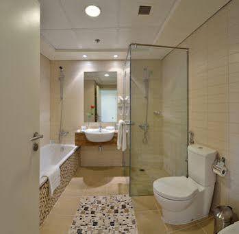 Oaks Liwa Heights Hotel Apartments