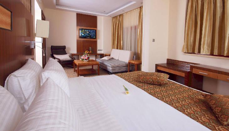 هتل سان اند سندز داون تاون