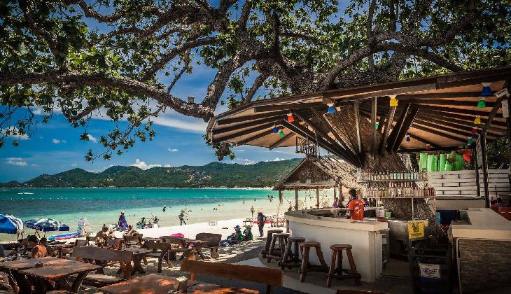 Ark Bar Beach Resort