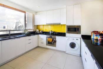 Urbana Langsuan, Bangkok