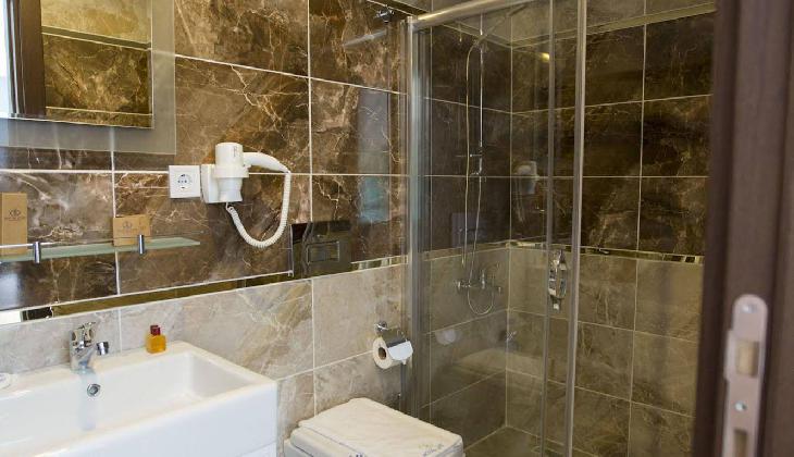 Royal Life Exclusive