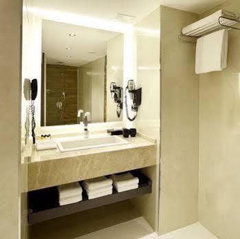 Zimmer Bosphorus Hotel