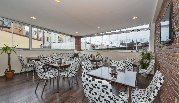 هتل اینویکتوم رزیدنس