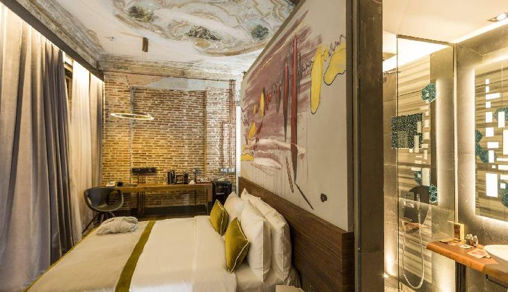 Occidental The Public