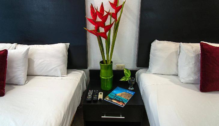 Blue Parrot 5th Avenue