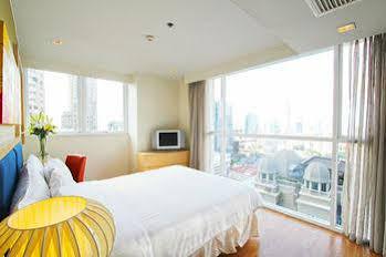 Urbana Langsuan, Bangkok