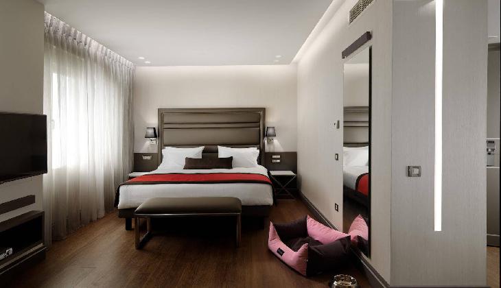 هتل هالیدی سوییت