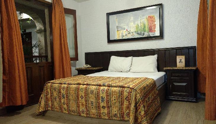 Hotel Don Quijote Plaza