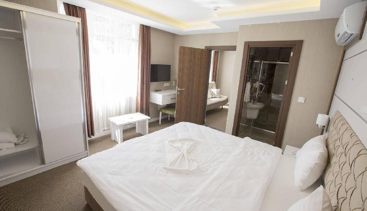 Royal Life Exclusive