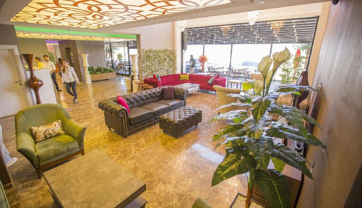 Royal Life Exclusive