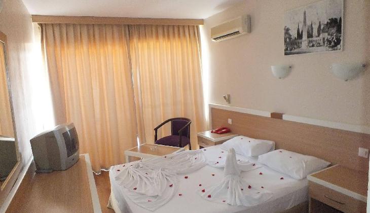 Tuntas Beach Hotel Altinkum