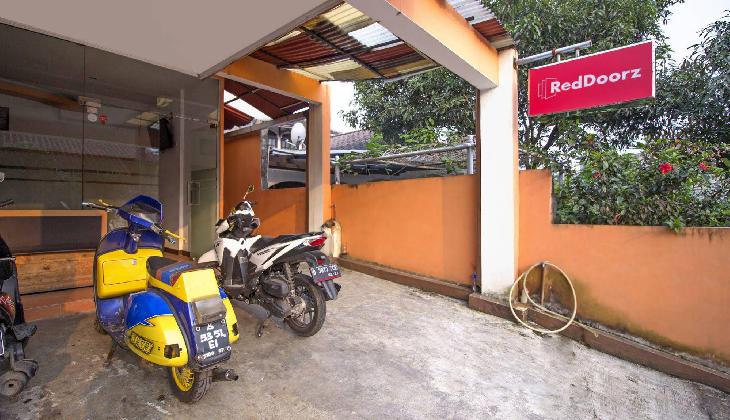 RedDoorz near Exit Tol Pasteur