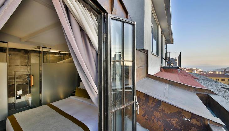 Occidental The Public