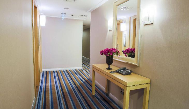 Housez Suites & Apartments