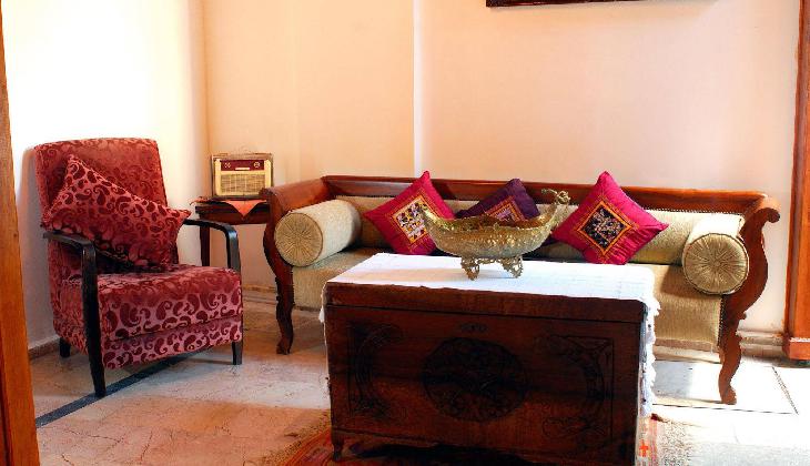 White Garden Pansion