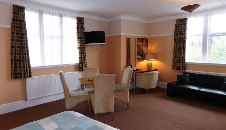 Isis Restaurant & Hotel