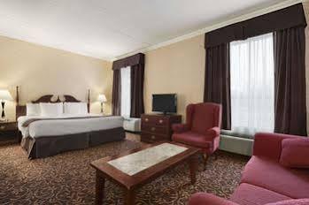 Days Inn - Toronto East Lakeview