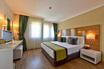 Club Magic Life Water World Imperial