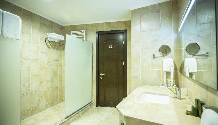 Colosseum Marina Hotel Batumi