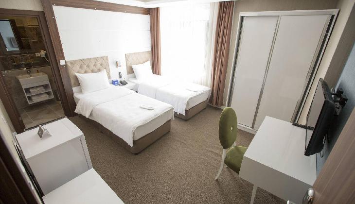 Royal Life Exclusive