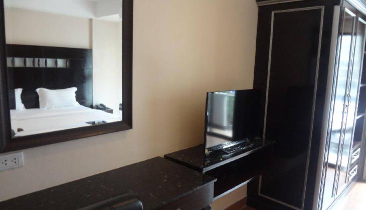 Land Royal Residence