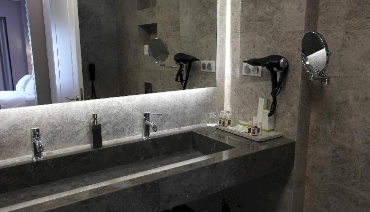 Renata Suites Boutique Hotel