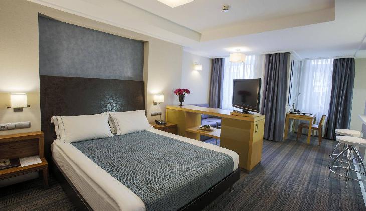 Housez Suites & Apartments