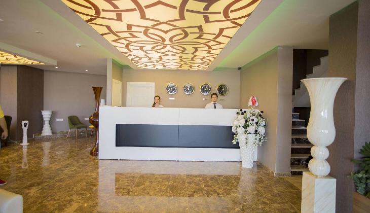 Royal Life Exclusive