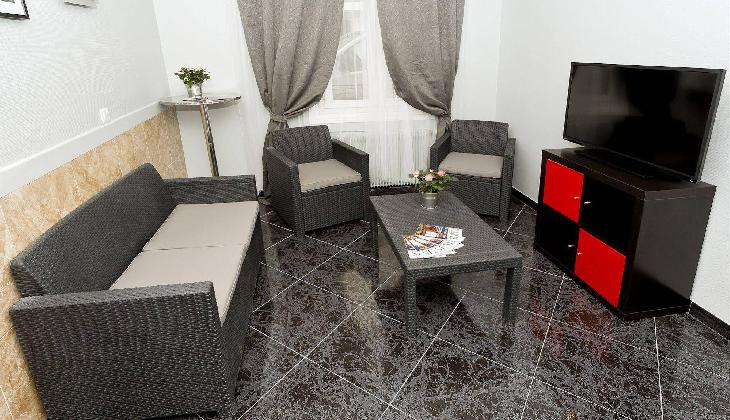 Hipotel Paris Buttes Chaumont Pyrénées