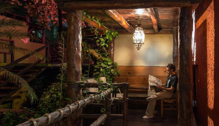 Blue Parrot 5th Avenue