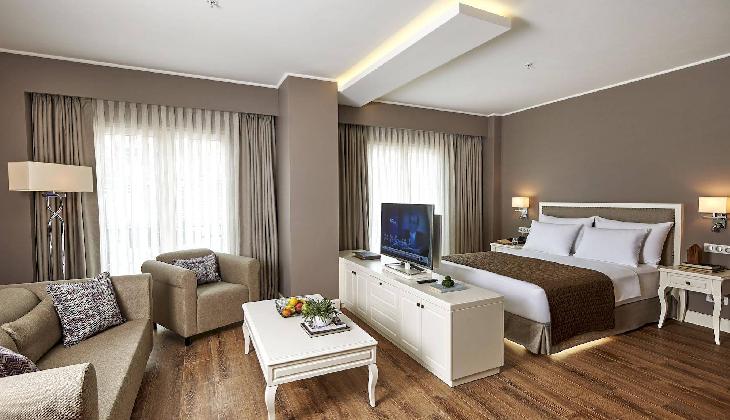 Renata Suites Boutique Hotel