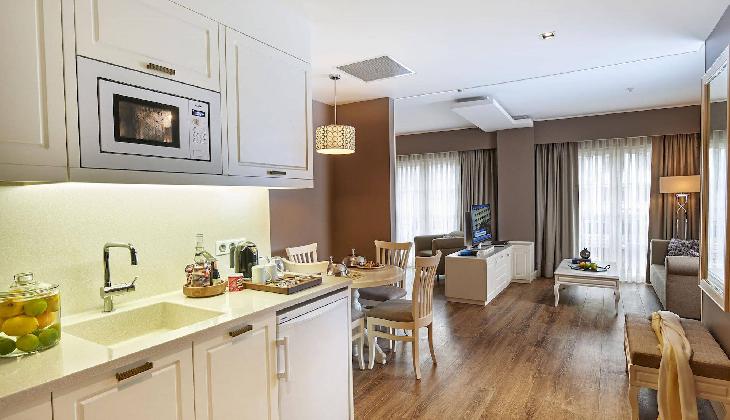 Renata Suites Boutique Hotel