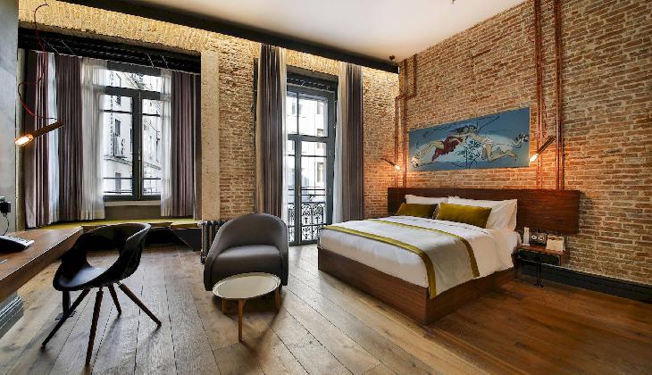 Occidental The Public