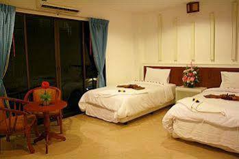 هتل تریپل راند پلیس