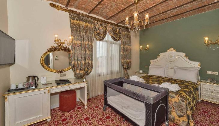 By Murat Crown Hotels - Asmalımescit