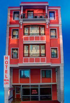 Hotel Real Life